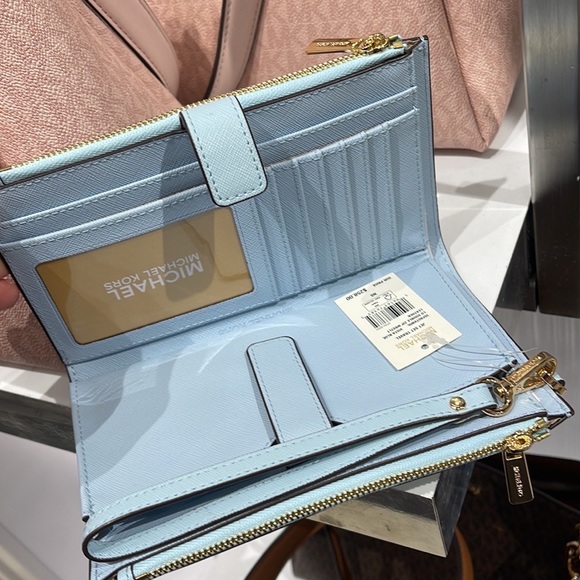 MICHAEL KORS LARGE DOUBLE ZIP WRISTLET WALLET PHONE CASE CLUTCH 
Vista Blue - Picture 12 of 16